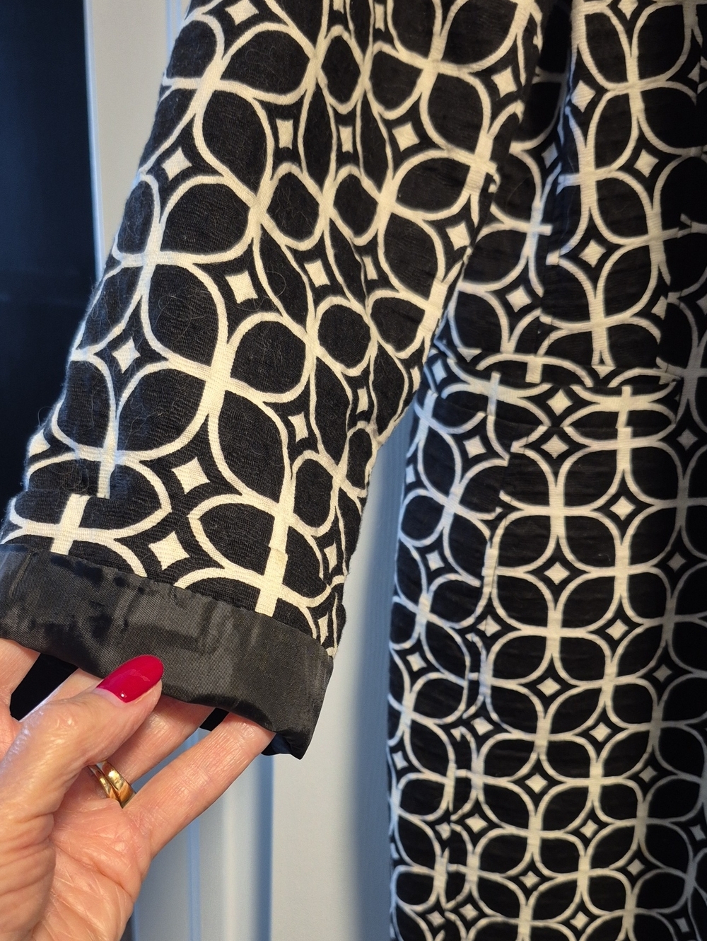 CHAPTER ONE, Long-line Jacket, Fully Lined, 2 Patch Pockets, Black & Cream, Med. - Picture 3 of 10